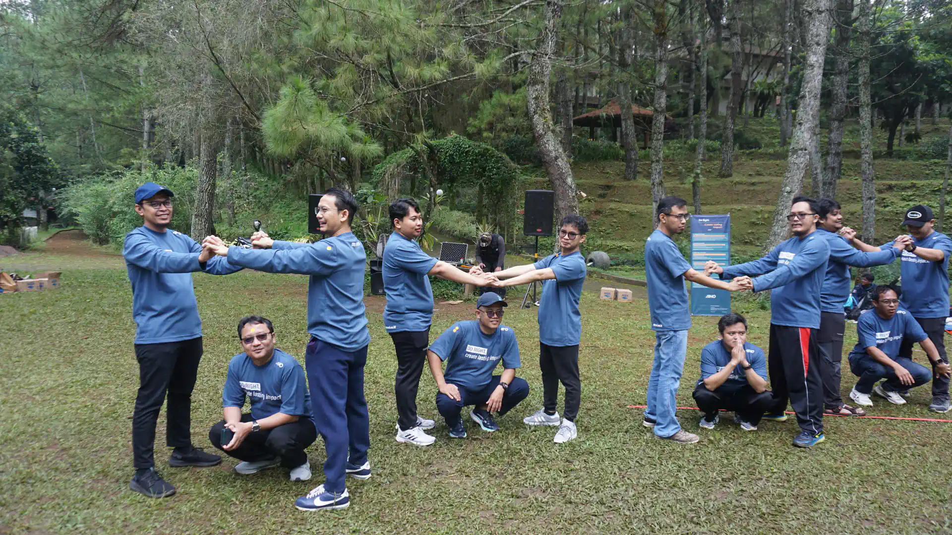 High five setelah menyelesaikan tantangan
